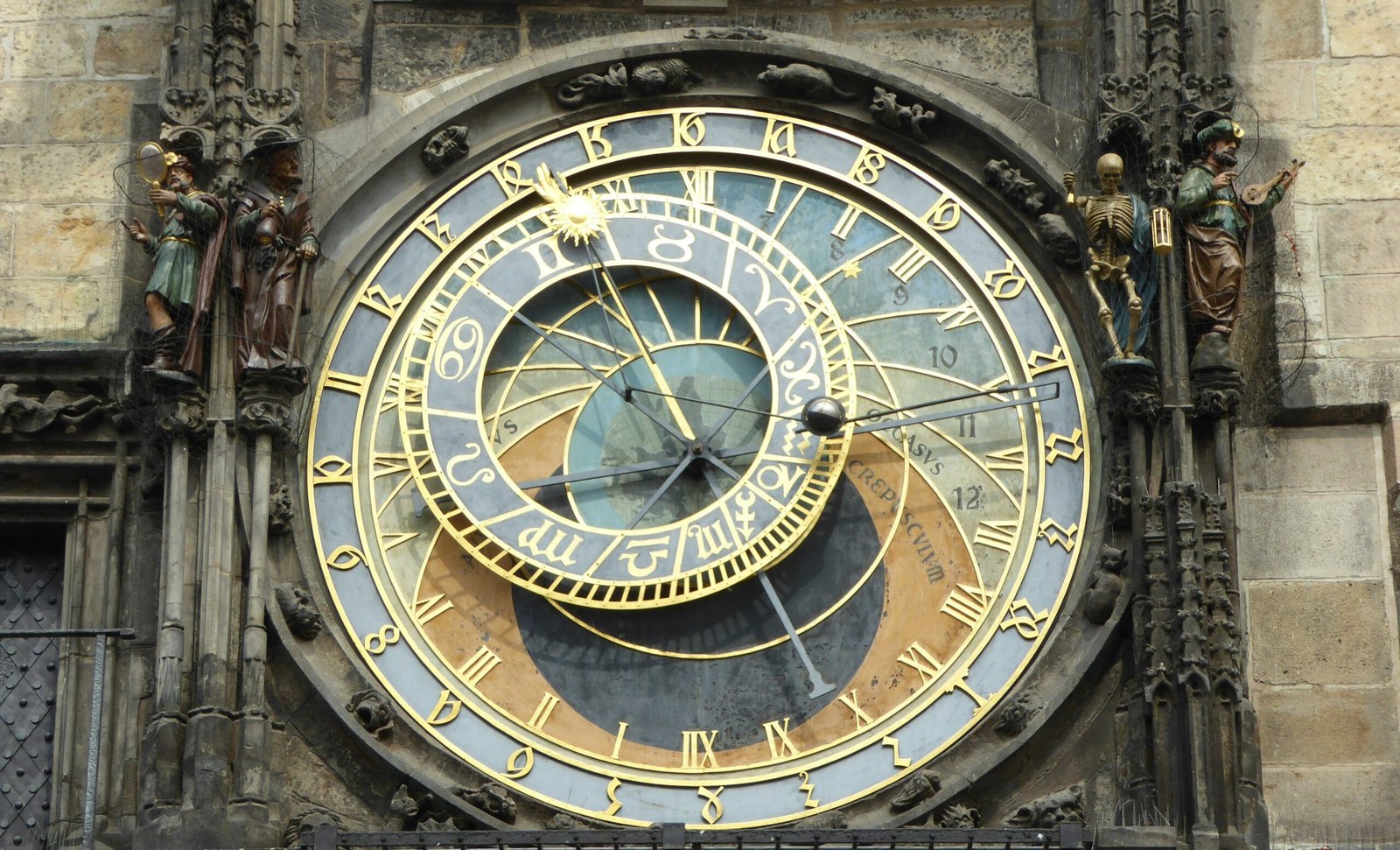 Weekly Horoscope April 19